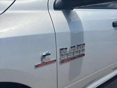 Used 2018 RAM 2500 Tradesman w/ Chrome Appearance Group AWD/4WD image 11