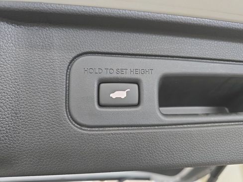 Used 2025 Honda Pilot EX-L image 22
