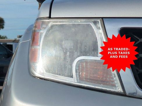 Used 2018 Nissan Frontier SV image 10