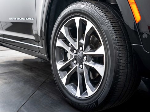 Used 2022 Jeep Grand Cherokee Overland w/ Adv Protech Group III AWD/4WD image 24