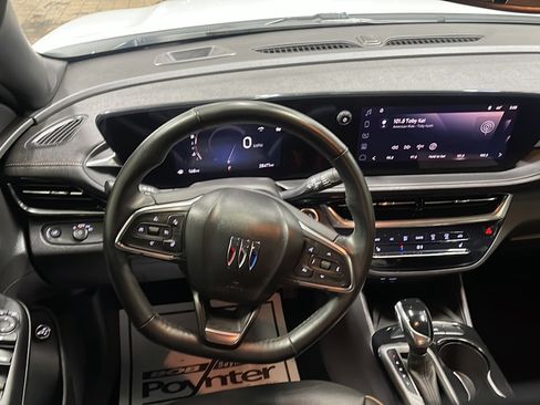 Used 2024 Buick Envista Avenir FWD image 3