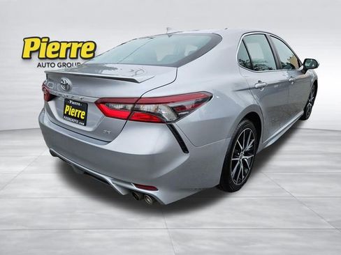 Used 2022 Toyota Camry SE FWD image 5
