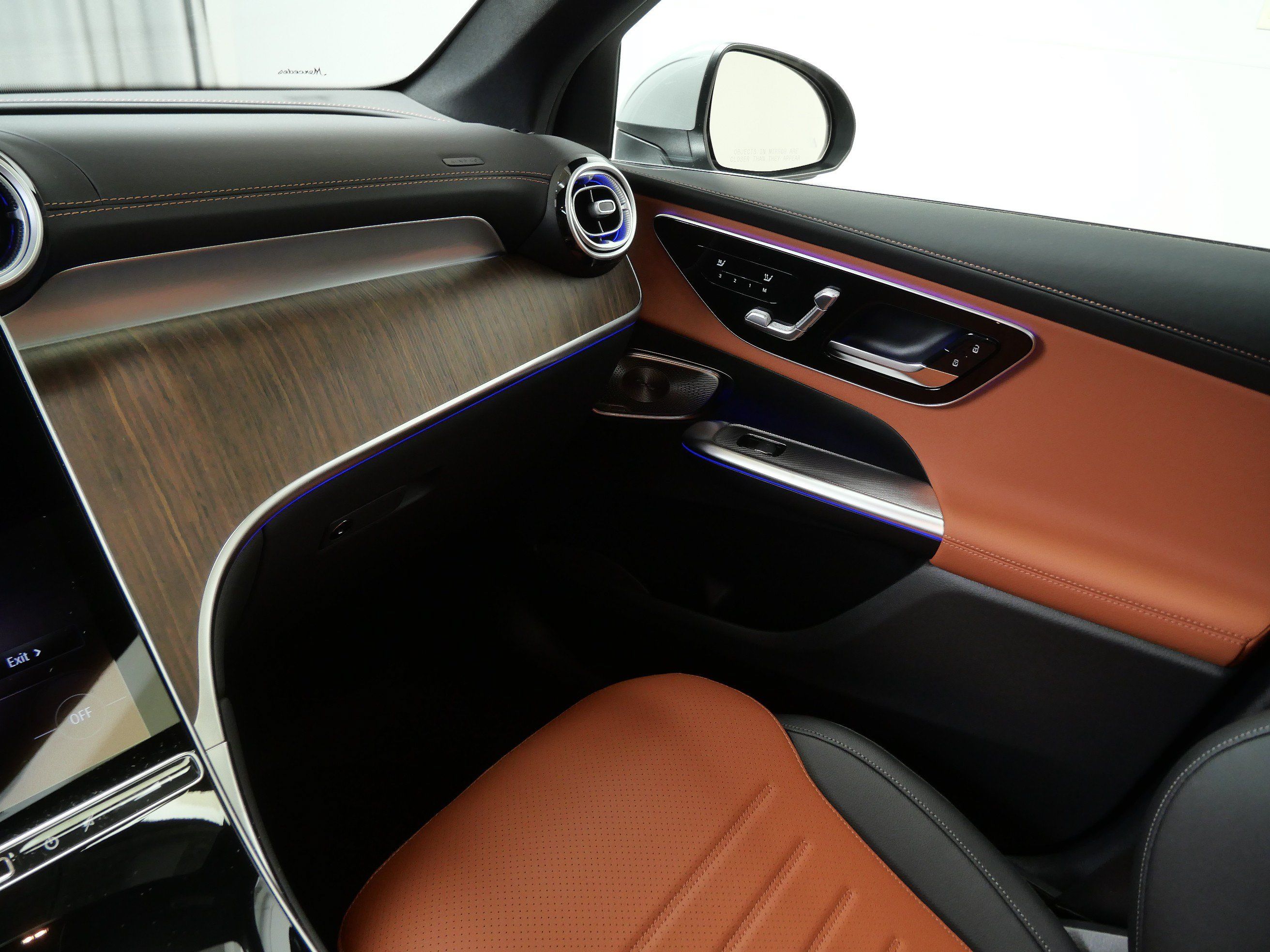 New 2026 Mercedes-Benz GLC 300 4MATIC image 11