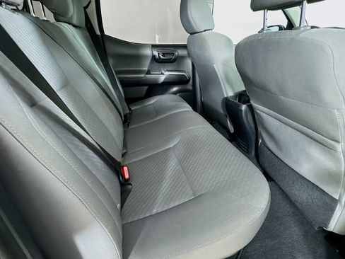 Used 2020 Toyota Tacoma SR5 RWD image 32