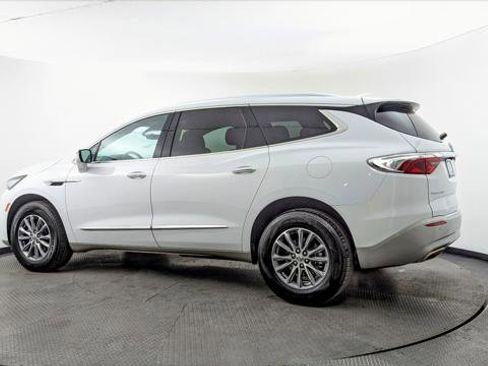 Used 2024 Buick Enclave Premium image 6