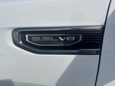 Used 2021 GMC Sierra 1500 AT4 w/ Technology Package AWD/4WD image 12