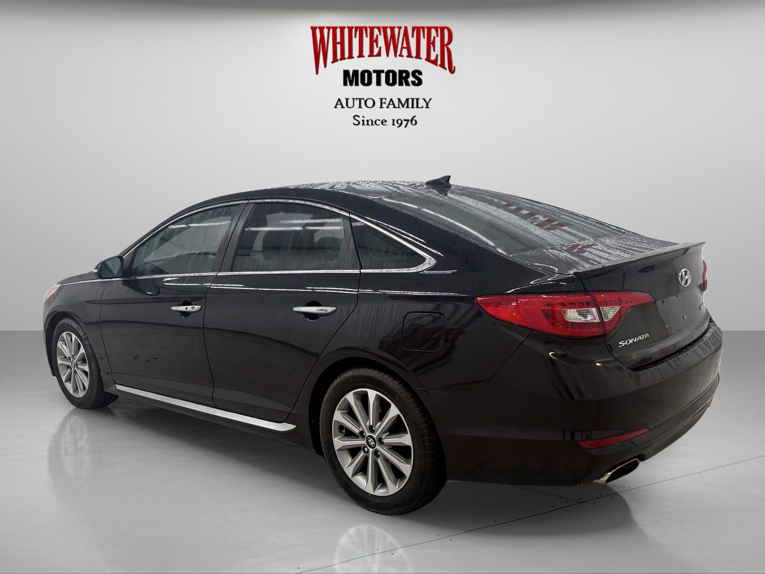 Used 2016 Hyundai Sonata Limited FWD image 2