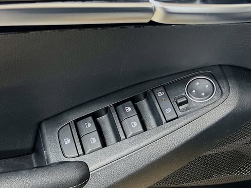 Certified 2025 Kia Seltos S FWD image 18