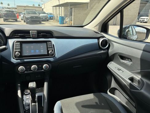 Used 2025 Nissan Versa SV image 33