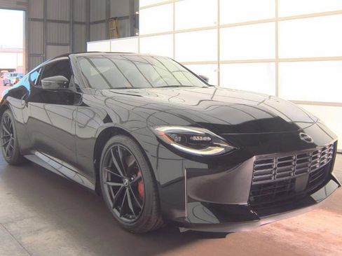 Used 2025 Nissan Z Performance w/ Floor Mat Package RWD image 3