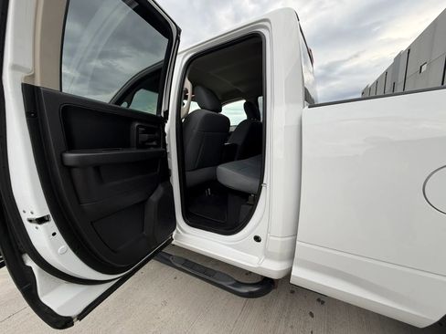 Used 2019 RAM 1500 Express AWD/4WD image 23
