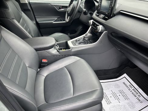 Used 2022 Toyota RAV4 XLE Premium AWD/4WD image 13