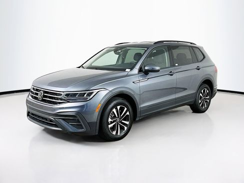 Used 2024 Volkswagen Tiguan S image 3