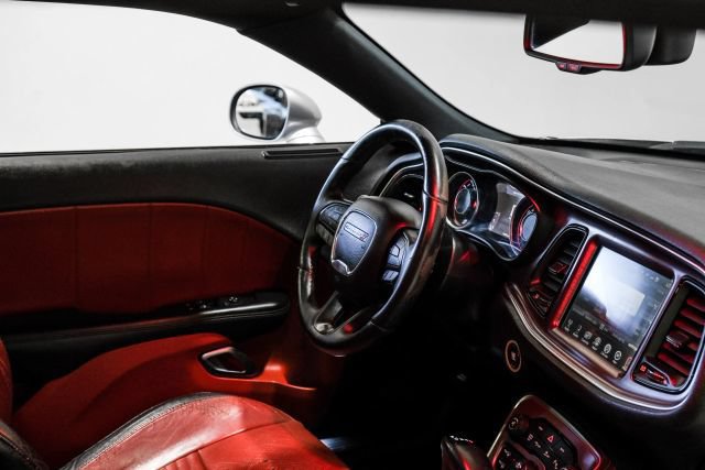Used 2015 Dodge Challenger R/T Plus RWD image 17