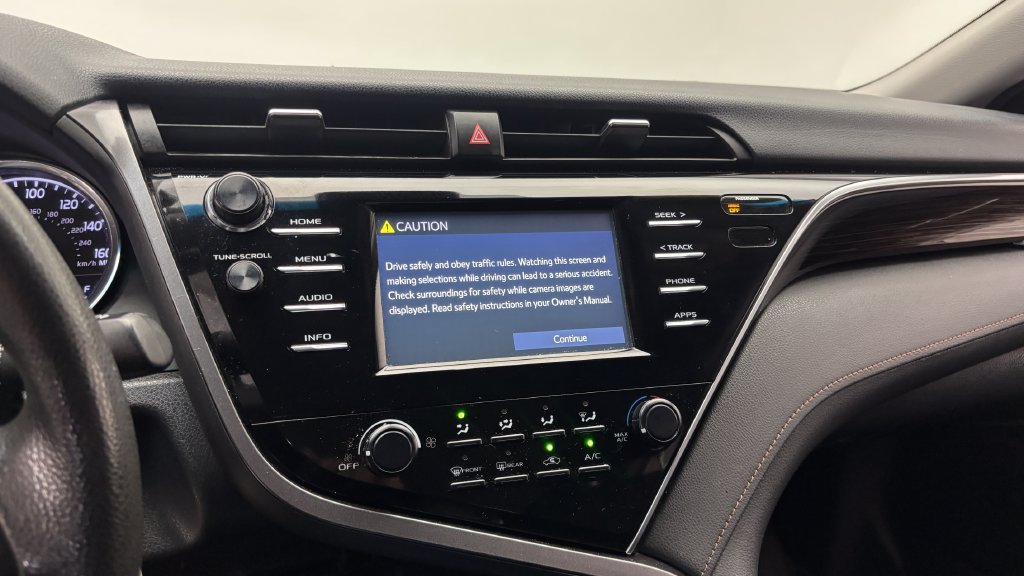 Used 2018 Toyota Camry LE FWD image 19