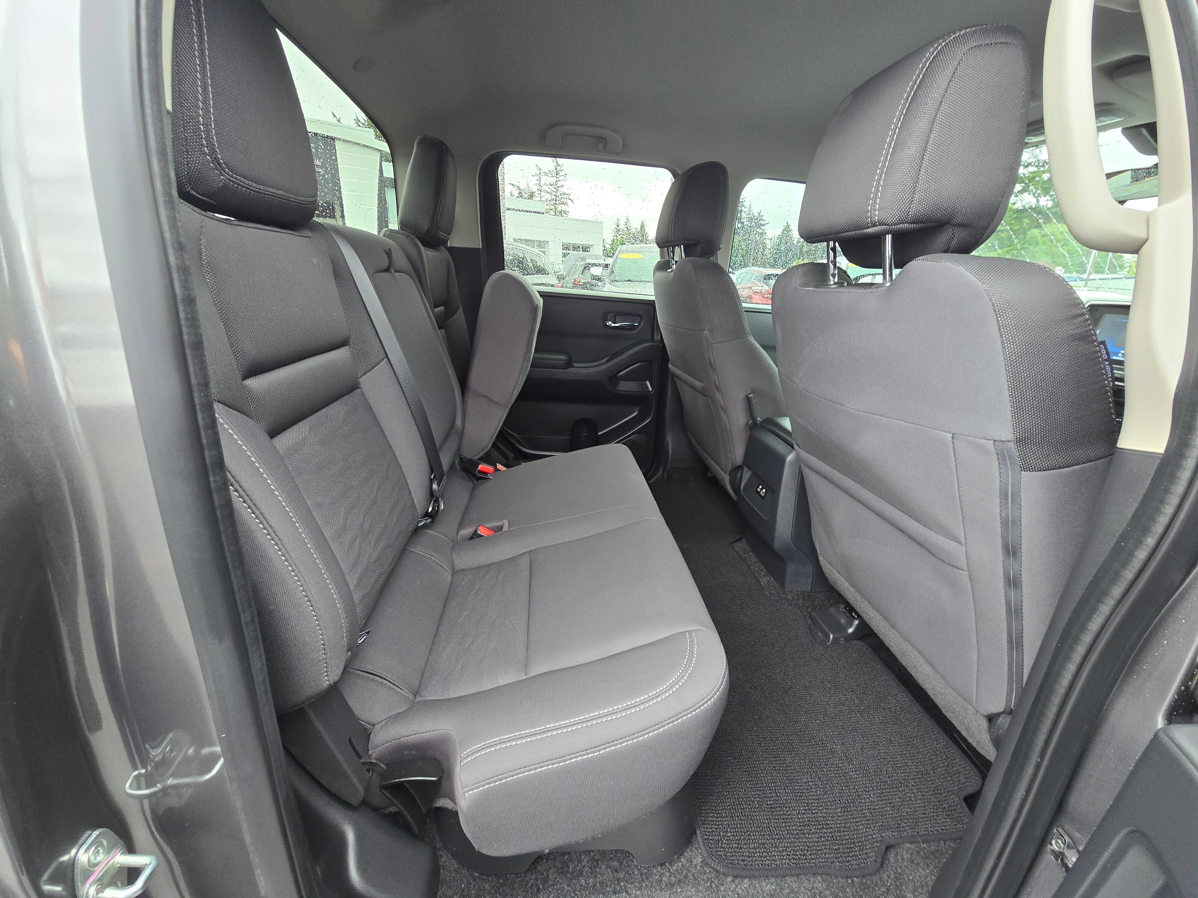 Used 2022 Nissan Frontier SV AWD/4WD image 12