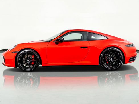 Used 2020 Porsche 911 Carrera 4S w/ Sport Package image 16