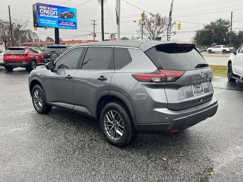 Used 2024 Nissan Rogue S image 11