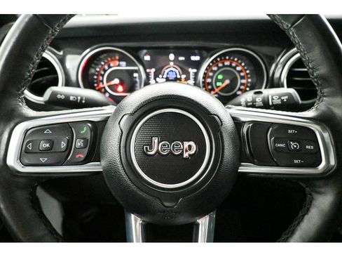 Used 2023 Jeep Wrangler Unlimited Sahara AWD/4WD image 11