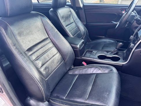 Used 2017 Toyota Camry XLE FWD image 6