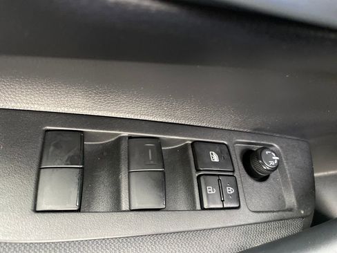 Used 2021 Toyota Corolla LE image 43