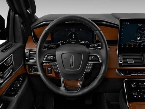 Used 2023 Lincoln Navigator Reserve image 8