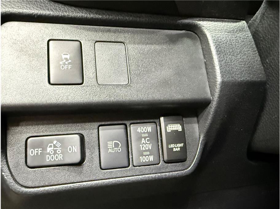 Used 2020 Toyota Tacoma TRD Off-Road w/ Technology Package AWD/4WD image 20