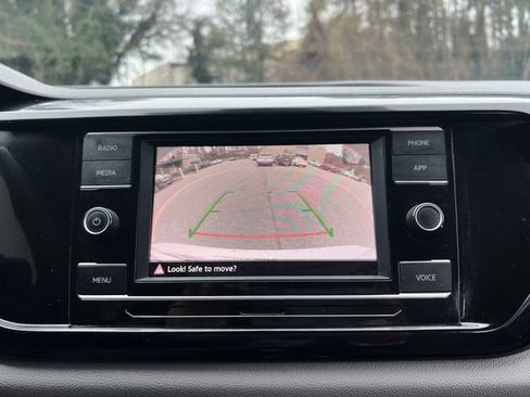 Used 2022 Volkswagen Taos S image 24