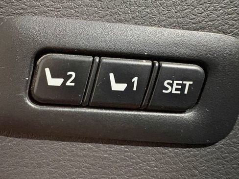 Used 2020 Toyota Avalon Limited w/ Advanced Safety Package FWD image 9