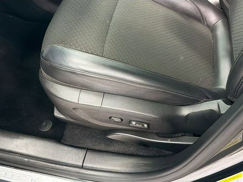 Used 2018 Buick Encore Preferred image 18