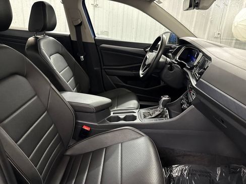 Used 2024 Volkswagen Jetta SE FWD image 18