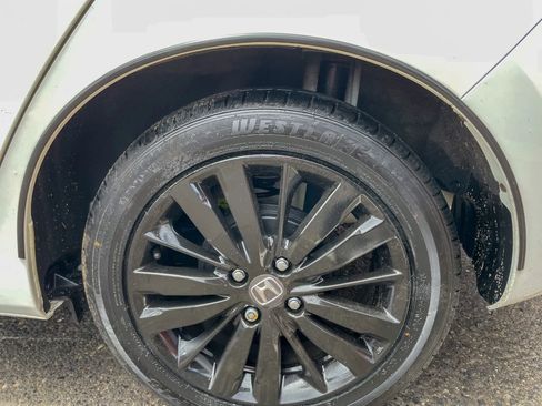 Used 2015 Honda Fit EX image 46