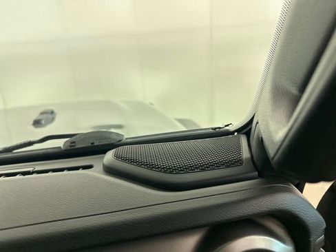 Used 2023 Jeep Wrangler Unlimited w/ Sun & Screen Package image 29