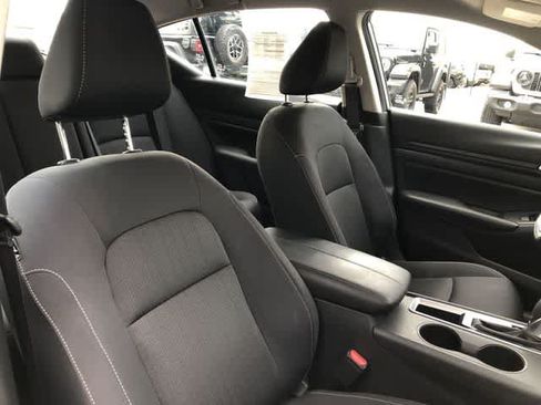 Used 2022 Nissan Altima 2.5 S FWD image 38