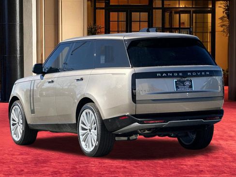 New 2026 Land Rover Range Rover SE image 4