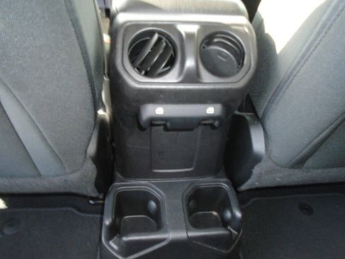Used 2020 Jeep Wrangler Unlimited Sport S image 26