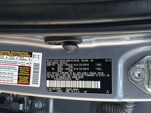 Used 2023 Toyota Highlander LE FWD image 25