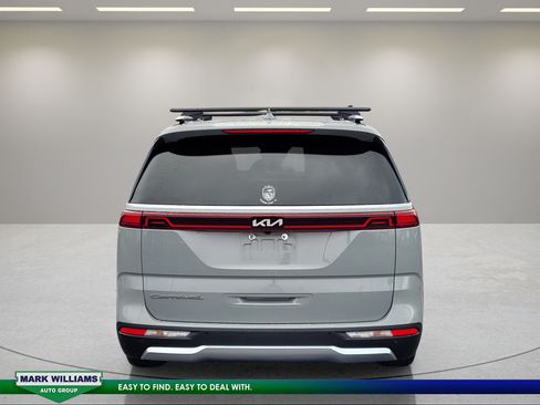 Used 2022 Kia Carnival SX Prestige FWD image 5