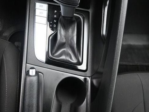 Certified 2024 Hyundai Elantra SEL FWD image 22