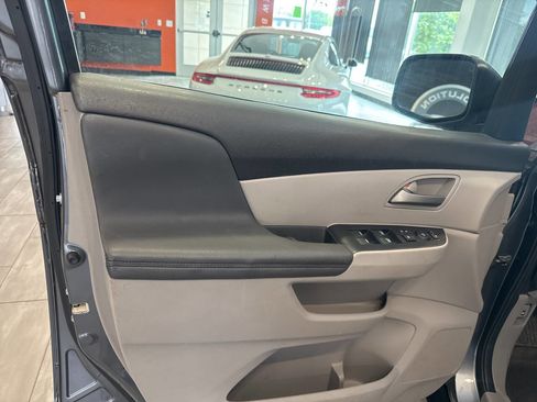 Used 2013 Honda Odyssey LX image 17