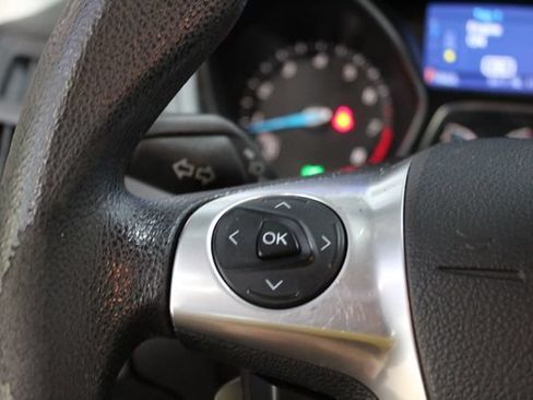 Used 2014 Ford Focus SE FWD image 16