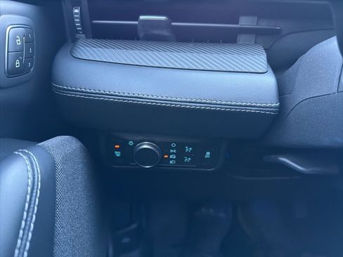 Used 2022 Ford Mustang Mach-E Premium image 17