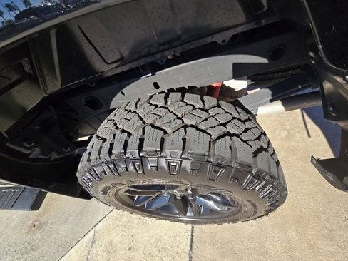 Used 2021 Chevrolet Silverado 1500 LT Trail Boss image 28