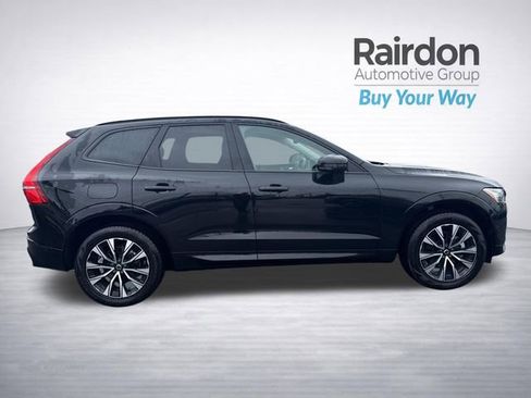 Used 2025 Volvo XC60 B5 Plus AWD/4WD image 8