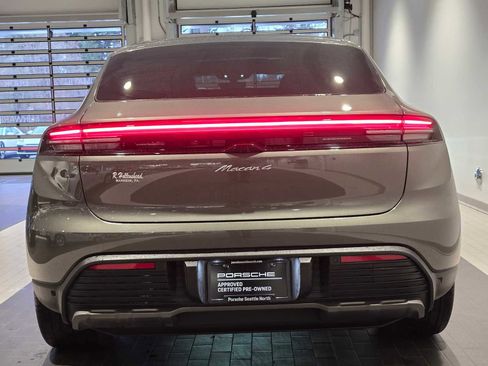 Used 2024 Porsche Macan 4 Electric image 6