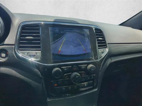 Used 2021 Jeep Grand Cherokee Laredo X AWD/4WD image 13