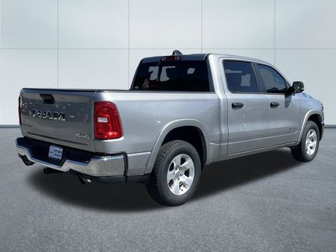 Used 2025 RAM 1500 Big Horn AWD/4WD image 3