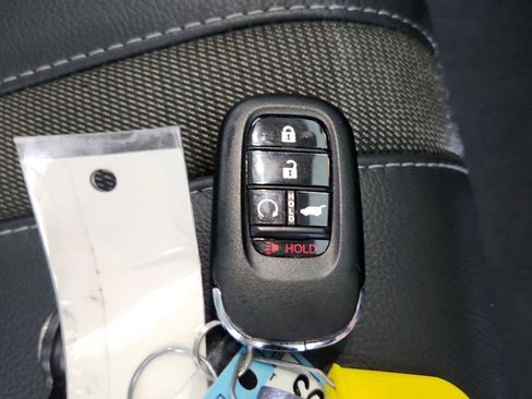 Used 2025 Honda Pilot Touring image 32