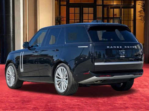 Certified 2023 Land Rover Range Rover First Edition AWD/4WD image 3