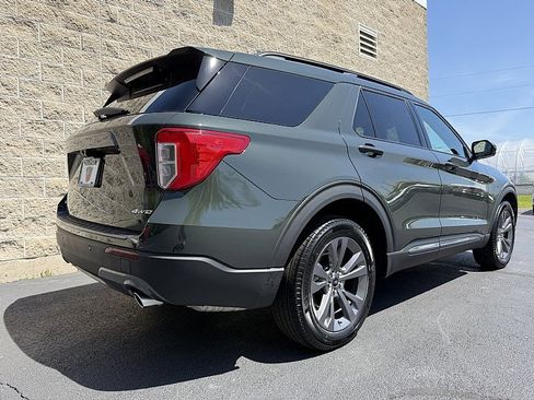 Used 2024 Ford Explorer XLT w/ Equipment Group 202A AWD/4WD image 3